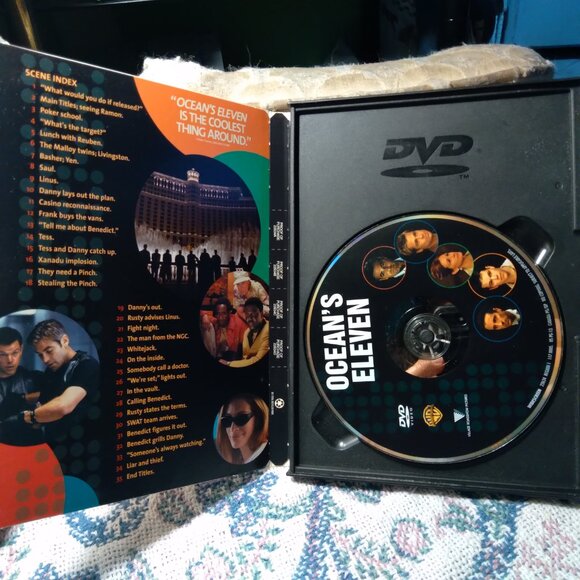 OCEAN'S ELEVEN MOVIE ON DVD GEORGE CLOONEY/BRAD PITT/MATT DAMON SPECIAL FEATURES - Picture 8 of 9